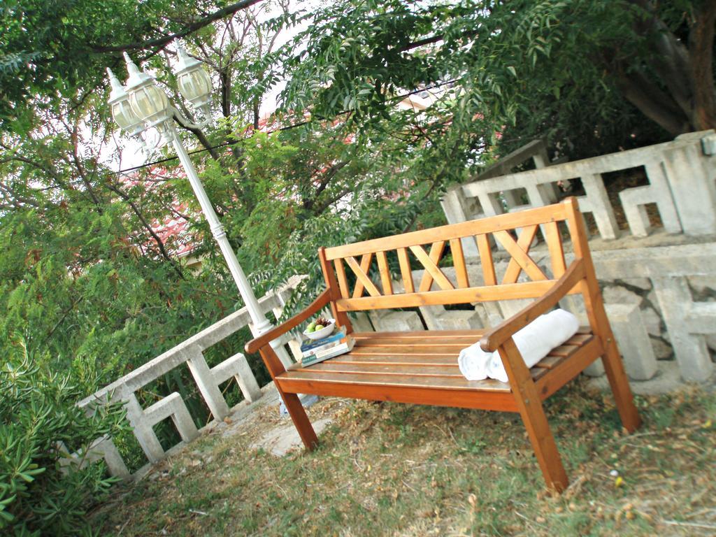 Apartments Tatjana Pag Town Exterior photo