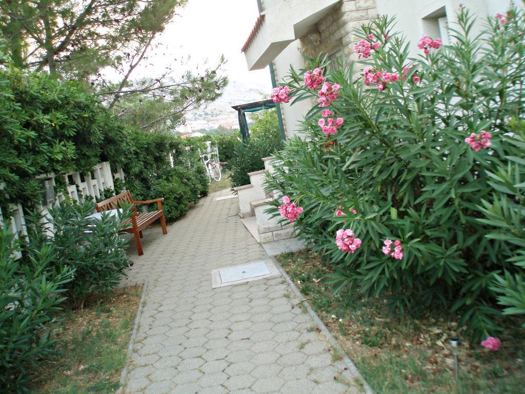 Apartments Tatjana Pag Town Exterior photo