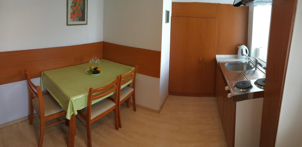 Apartments Tatjana Pag Town Exterior photo