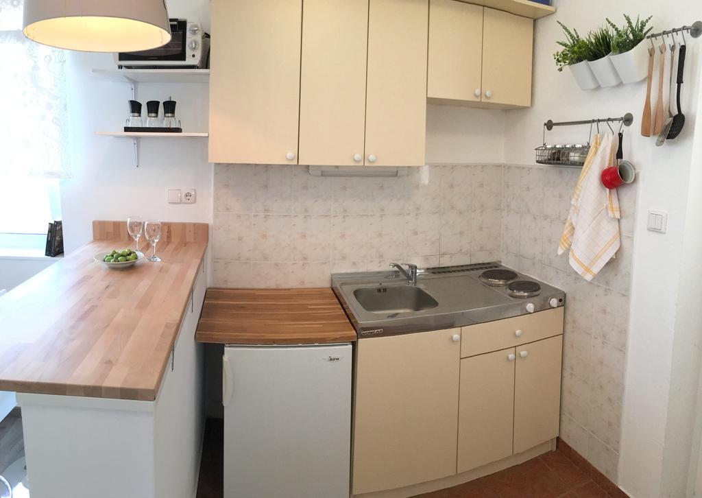 Apartments Tatjana Pag Town Exterior photo