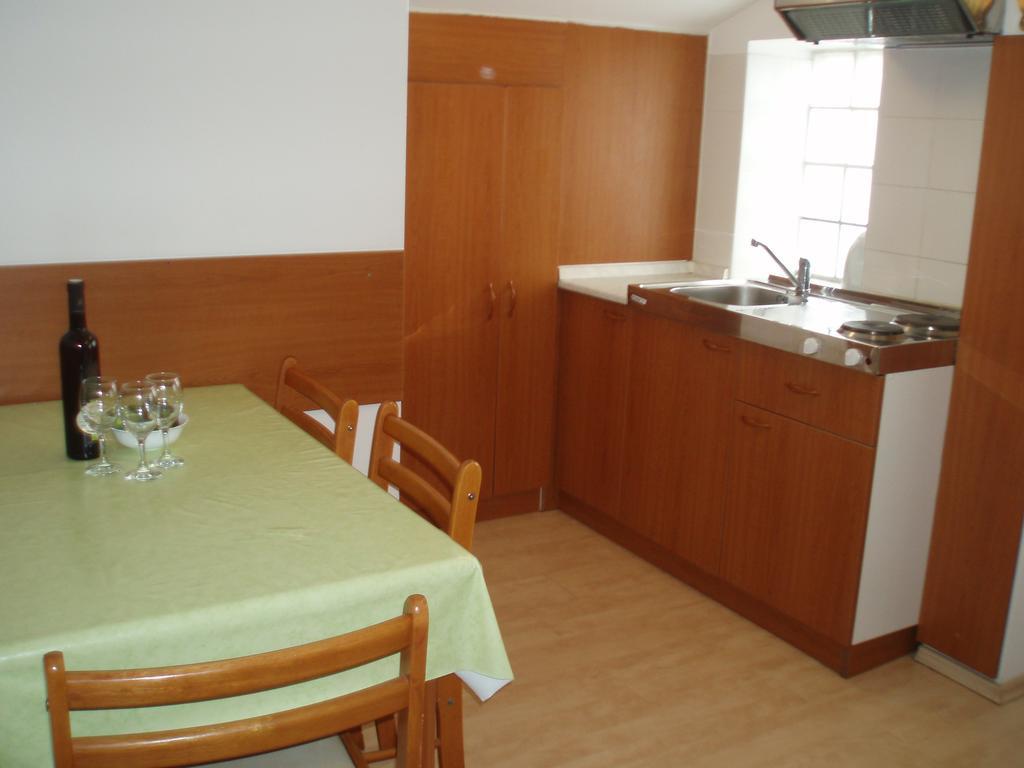 Apartments Tatjana Pag Town Exterior photo